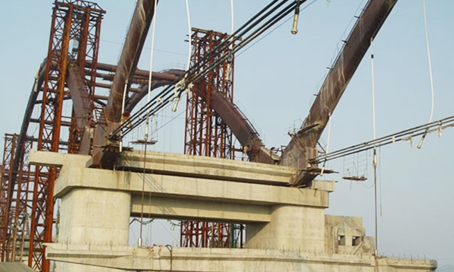 陕西汉中市桥闸工程横梁提升工程